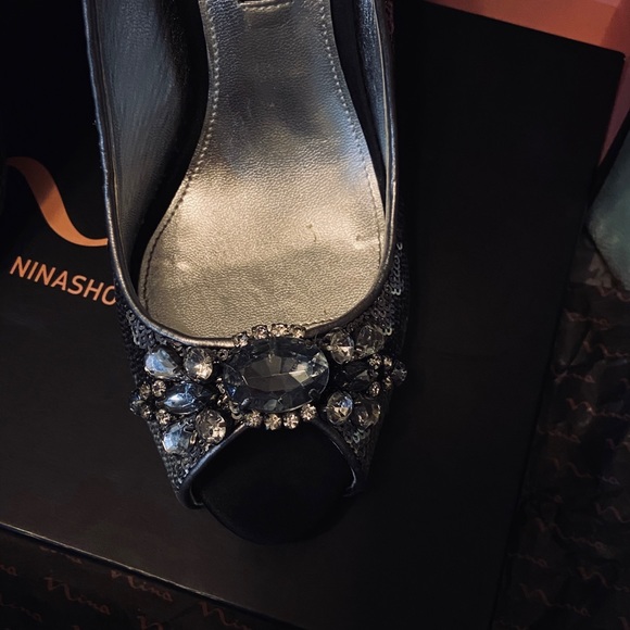 Dazzling Heels - Picture 4 of 5